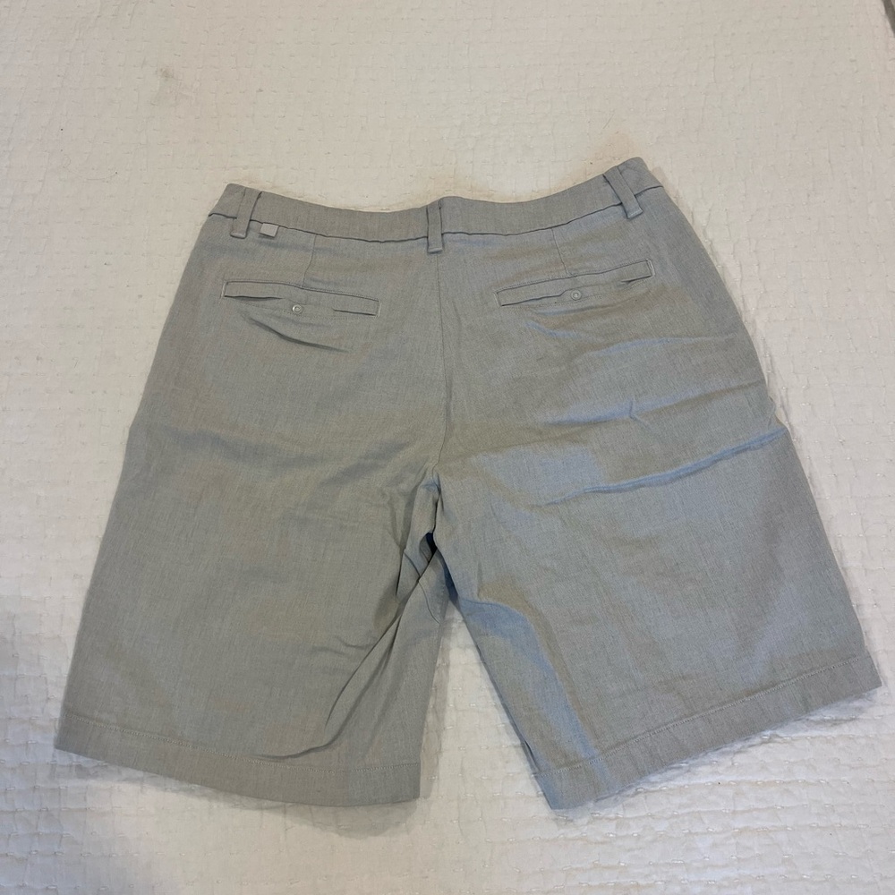 Men’s grey lululemon shorts - Picture 2 of 5